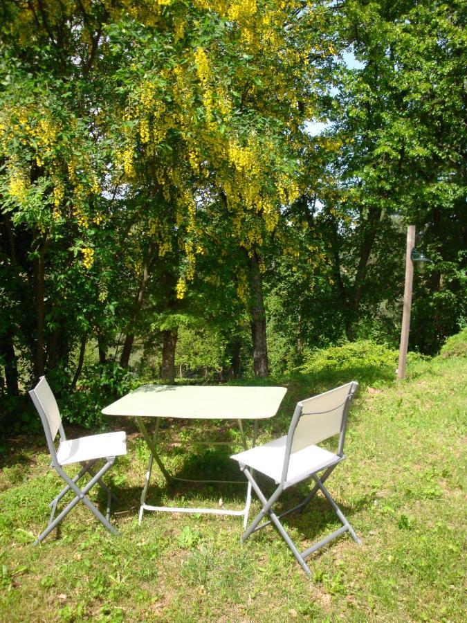 Le Hameau De Robert Bed & Breakfast Boucieu-Le-Roi Exterior photo